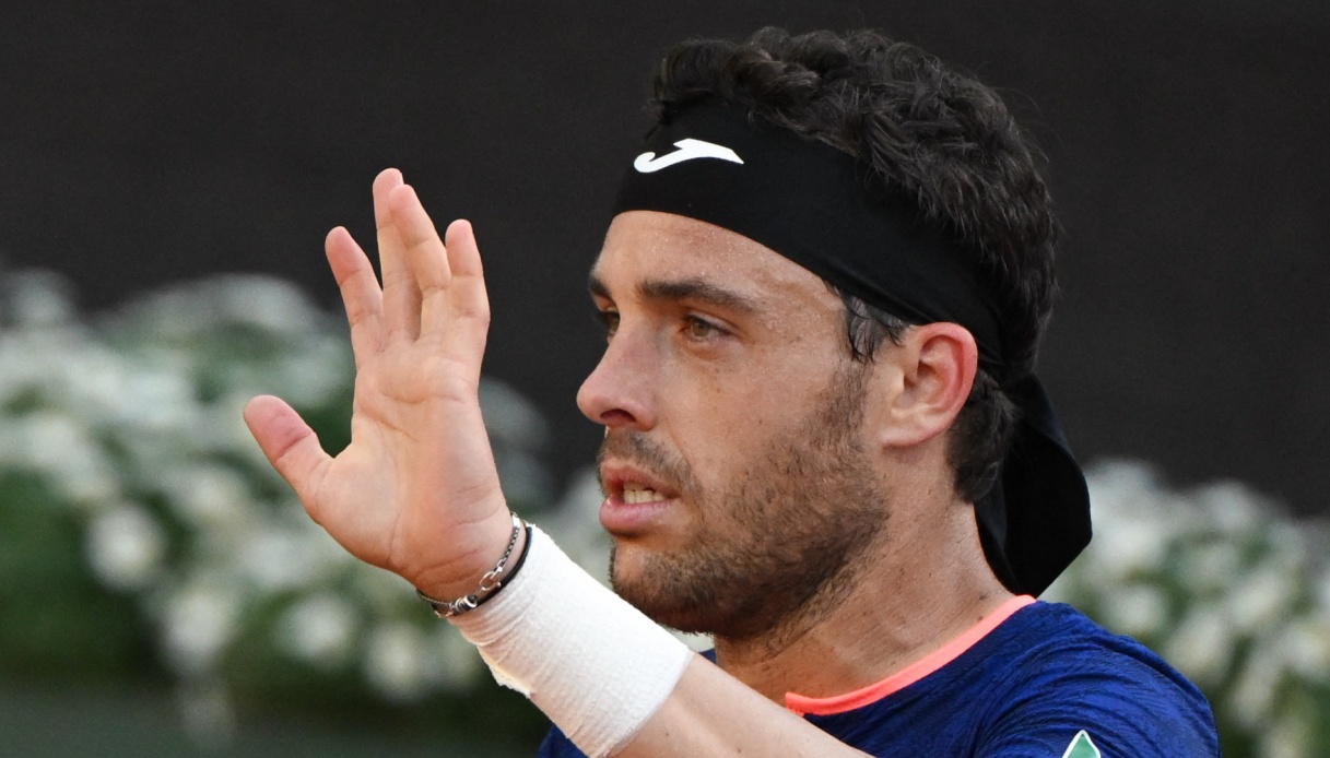 marco-cecchinato-breaks-curse