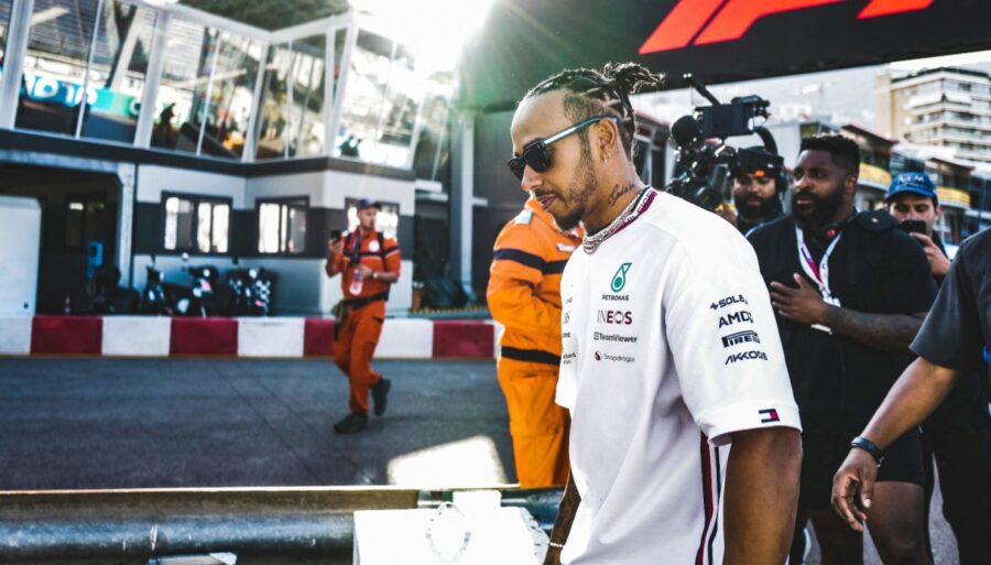 f1,-gp-monte-carlo-:-lewis-hamilton-does-not-reveal-the-cards