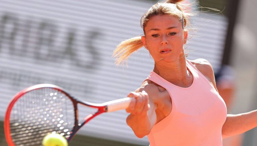 camila-giorgi-among-the-beauties-of-paris