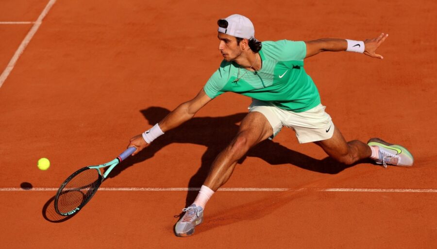 roland-garros:-lorenzo-musetti-and-sara-errani-in-second-round