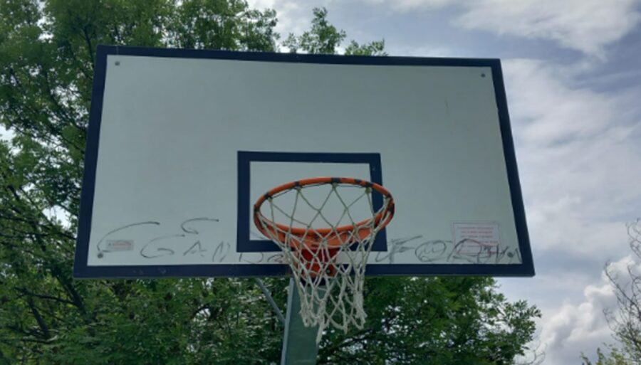 turn-in-the-bench-at-basket-ravenna