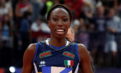 volleyball,-maurizia-cacciatori-in-defense-of-paola-egonu