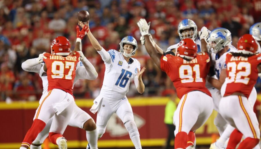 nfl,-detroit-strike:-kansas-city-goes-down