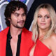 kelsea-ballerini-&-boyfriend-chase-stokes-twin-in-red-at-2023-mtv-vmas:-photo