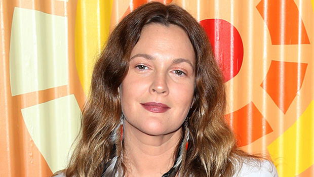 drew-barrymore-gets-emotional-&-apologizes-after-strike-backlash:-video