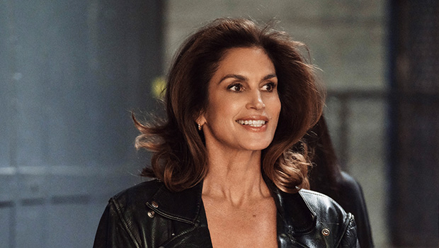 cindy-crawford-admits-she-felt-like-‘chattel’-on-oprah-winfrey’s-show:-‘that-was-so-not-okay’