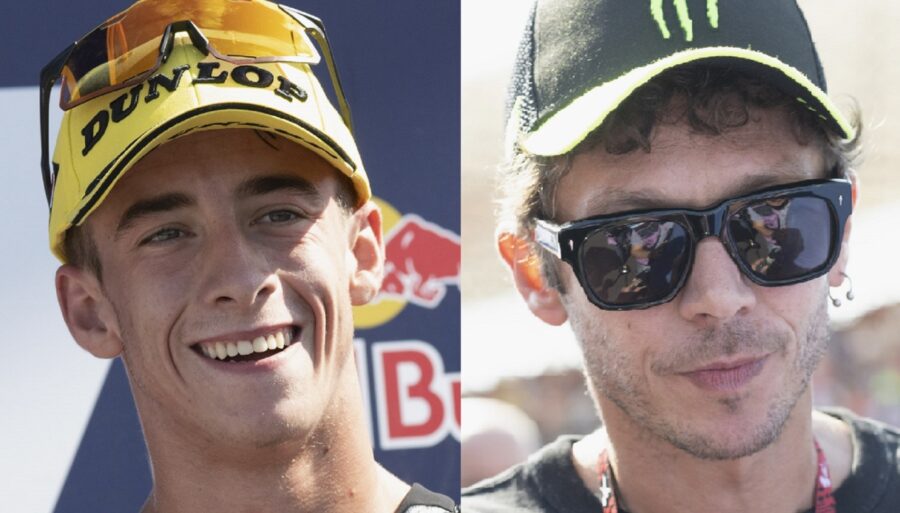 pedro-acosta-winks-at-valentino-rossi