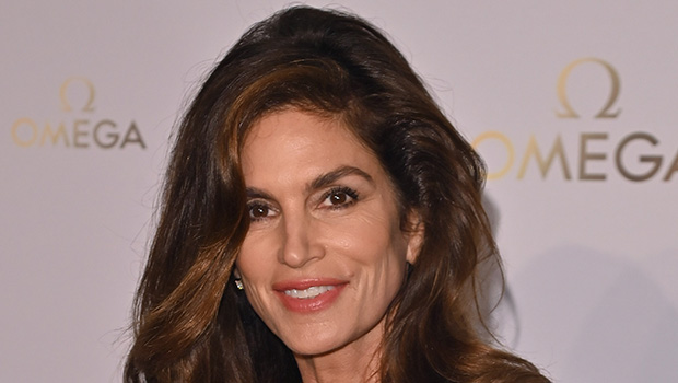 cindy-crawford-shares-pretty-makeup-free-selfie-after-shocking-oprah-reveal