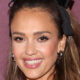 jessica-alba’s-smooth-skin-is-all-thanks-to-this-‘green-juice’-antioxidant-serum