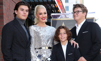 gwen-stefani’s-sons-kingston-&-zuma-look-so-grown-up-&-are-almost-taller-than-their-mom-at-walk-of-fame-ceremony