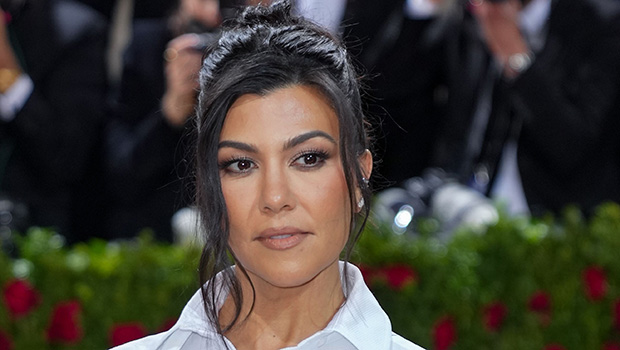 kourtney-kardashian-recreates-sister-kim’s-met-gala-look-for-halloween