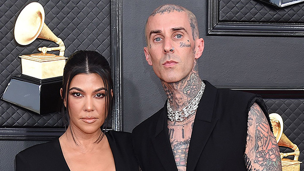 kourtney-kardashian-and-travis-barker-slay-‘beetlejuice’-halloween-costume:-photos