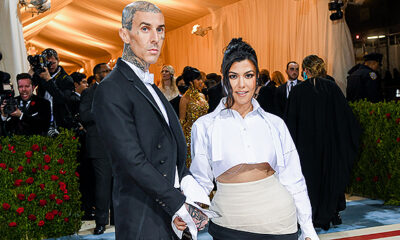 kourtney-kardashian-gives-birth,-welcomes-baby-no.-1-with-husband-travis-barker