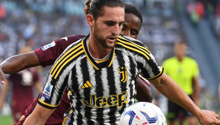 juventus,-adrien-rabiot-dribbles-over-renewal-issue