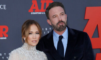 jennifer-lopez-&-ben-affleck-get-cozy-while-shopping-for-furniture:-photos