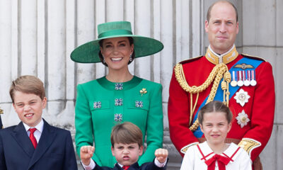 fans-claim-prince-william-&-princess-kate’s-son-louis-was-photoshopped-in-christmas-card