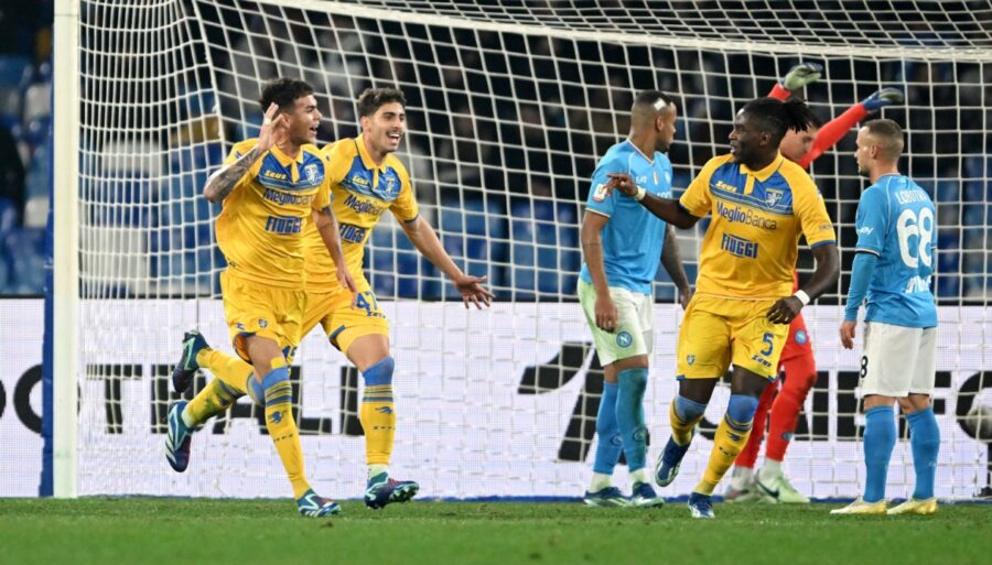 frosinone-to-dream,-resounding-poker-at-napoli:-partenopei-out-of-coppa-italia