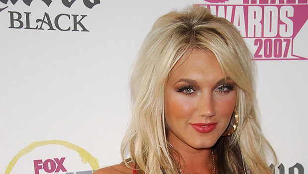 brooke-hogan-reportedly-secretly-married-hockey-player-steven-olesky-over-a-year-ago:-photo