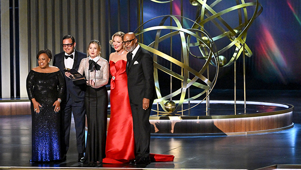 ‘grey’s-anatomy’-original-cast-members-hold-hands-during-sweet-emmys-reunion