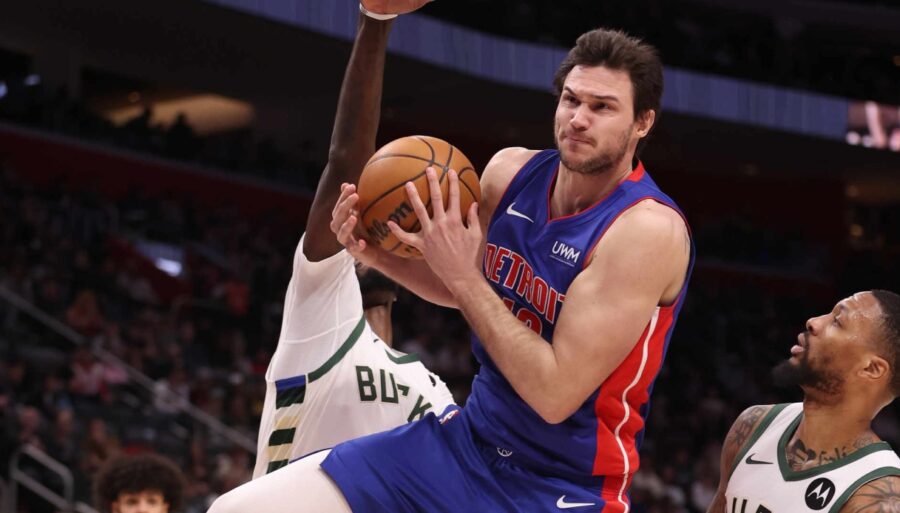 nba:-defeated-italians-fontecchio-and-gallinari