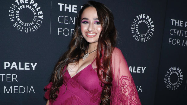 jazz-jennings-proudly-shows-off-her-70-pound-weight-loss-in-beach-photo