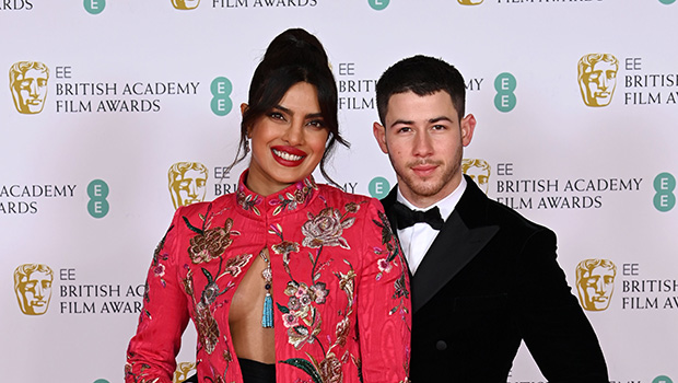 priyanka-chopra-snuggles-up-to-nick-jonas-&-shares-new-photos-of-daughter-malti-marie