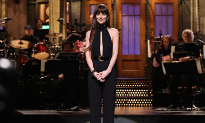 dakota-johnson-declares-taylor-swift-is-‘most-powerful-person-in-america’-in-funny-‘snl’-monologue