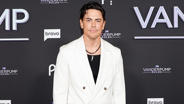 tom-sandoval-makes-out-with-new-girlfriend-victoria-lee-robinson-in-the-middle-of-his-concert