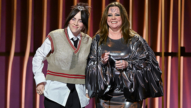 billie-eilish-hilariously-signs-melissa-mccarthy’s-face-at-sag-awards:-watch