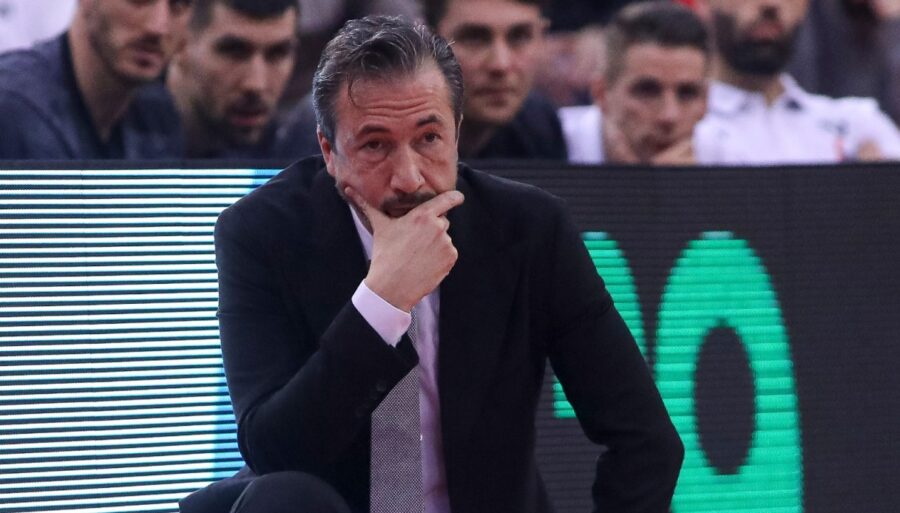 euroleague,-virtus-bologna-falls-in-piraeus:-luca-banchi-explains-bad-third-period