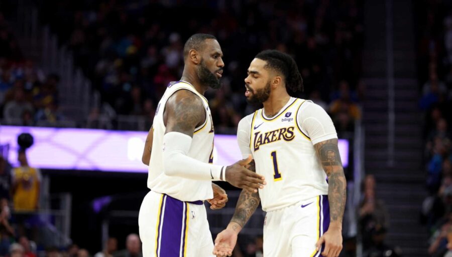 nba:-la-lakers-overwhelm-atlanta-and-retake-golden-state