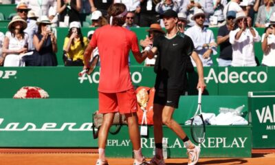 monte-carlo:-jannik-sinner-surrenders-to-pain-and-stefanos-tsitsipas