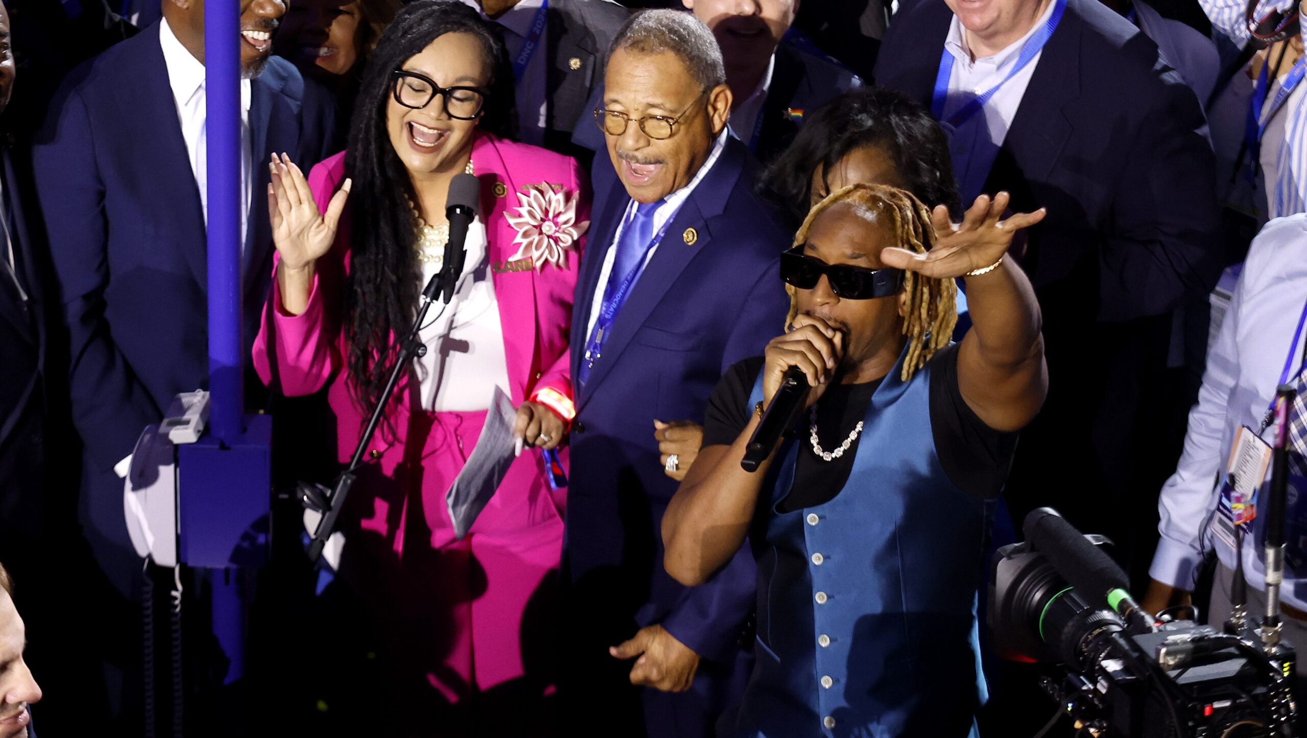 lil-jon-brings-the-house-down-at-the-2024-dnc-with-‘turn-down-for-what’