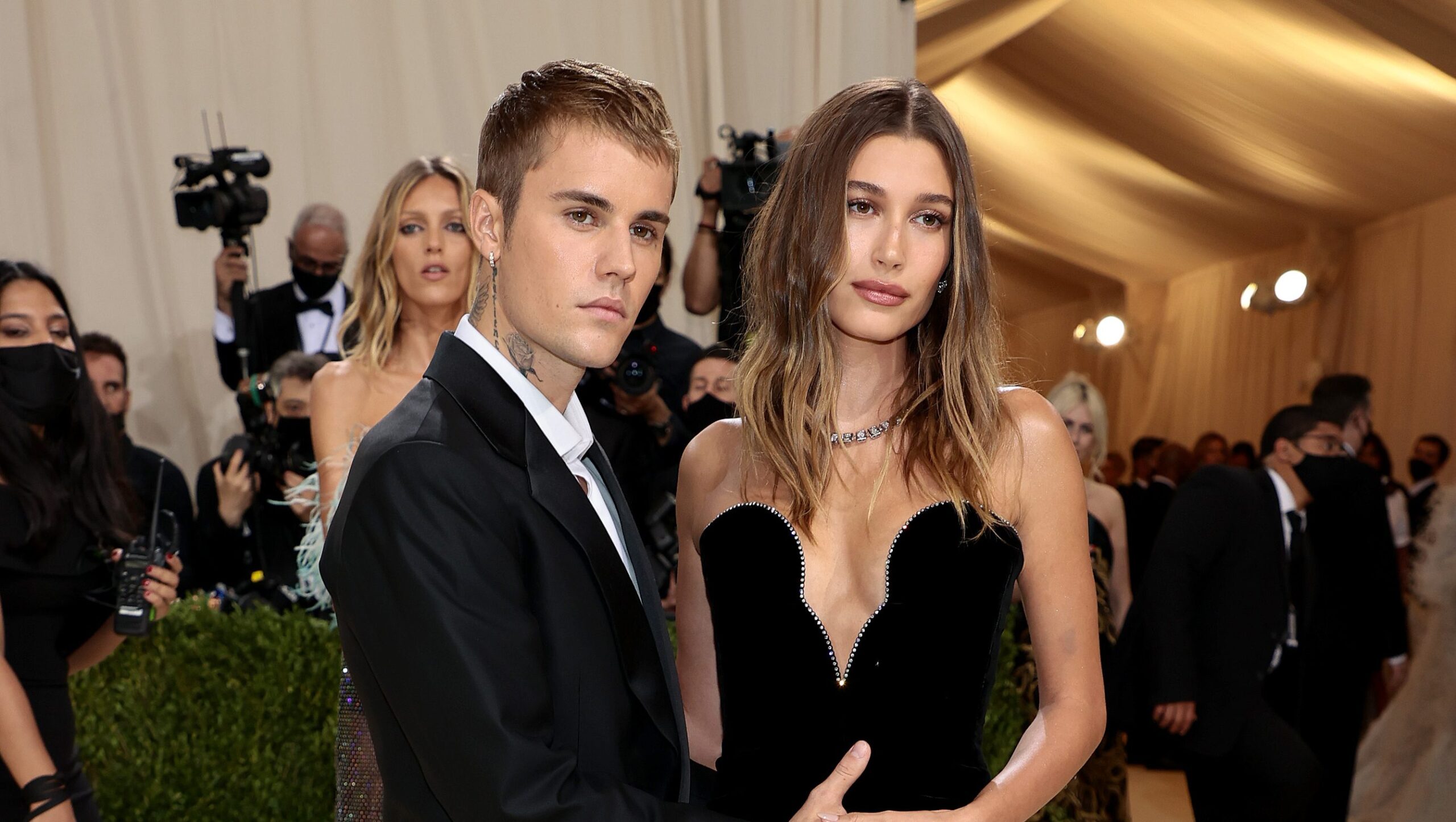 hailey-bieber-gives-birth-to-first-child,-welcomes-son-with-husband-justin:-their-baby’s-name