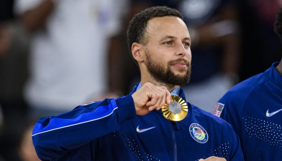 nba,-stephen-curry-extends-with-warriors