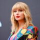 taylor-swift-endorses-kamala-harris,-slams-donald-trump-for-ai-images-of-her