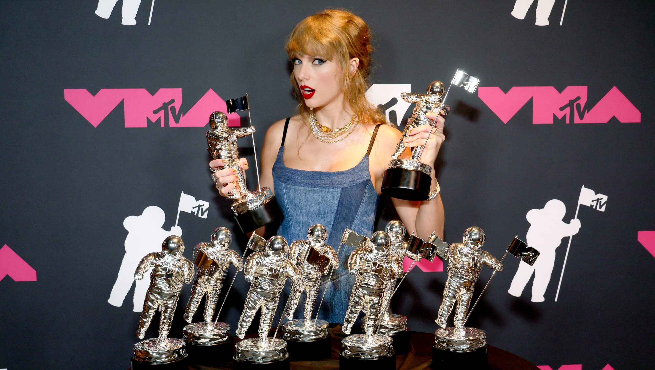 taylor-swift-leads-2024-vma-nominations:-see-full-list