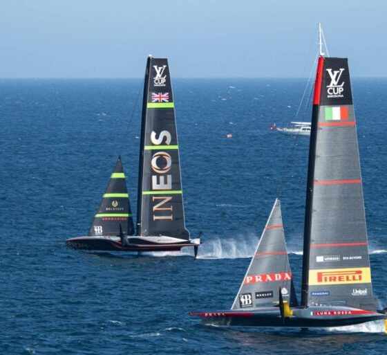 louis-vuitton-cup-final,-luna-rossa-beats-ineos-britannia-in-sprint-and-makes-it-2-2