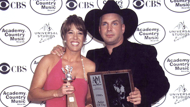 sandy-mahl:-5-things-to-know-about-garth-brooks’-ex-wife