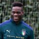 mario-balotelli,-the-trainer-gets-unbalanced