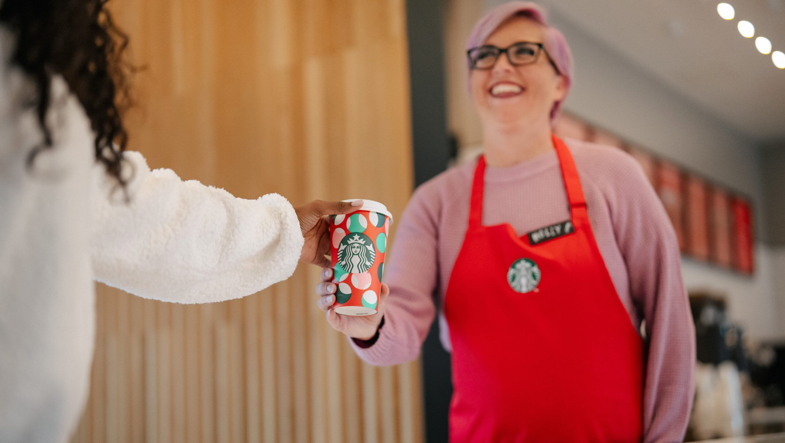 when-is-starbucks’-red-cup-day-2024?-how-to-claim-your-holiday-freebie