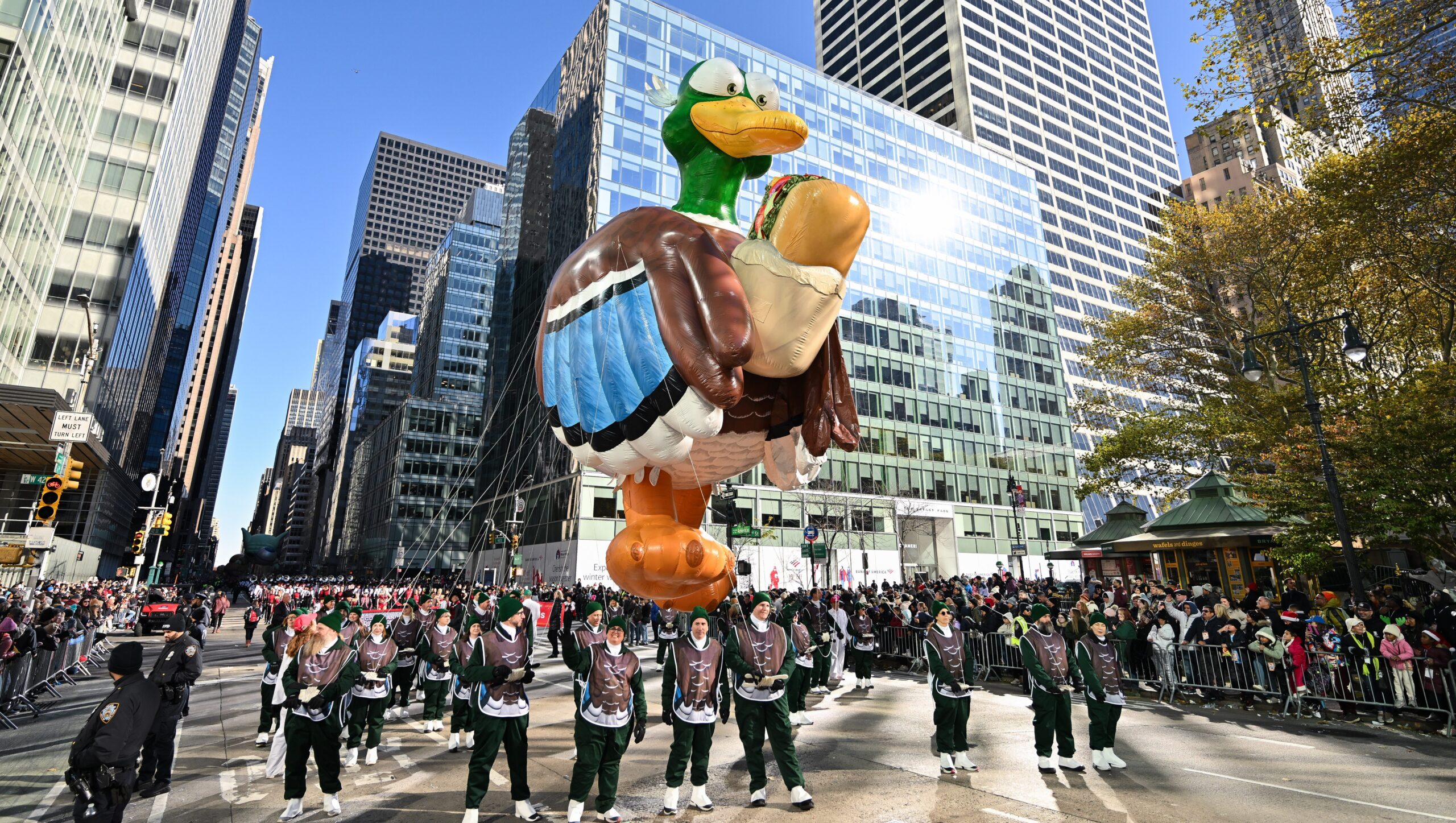 macy’s-thanksgiving-day-parade-2024:-date,-time,-&-how-to-watch