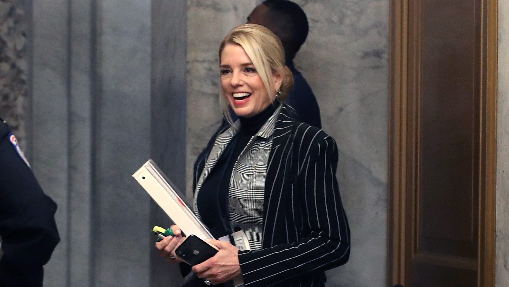 did-pam-bondi-go-to-law-school?-her-education-explained