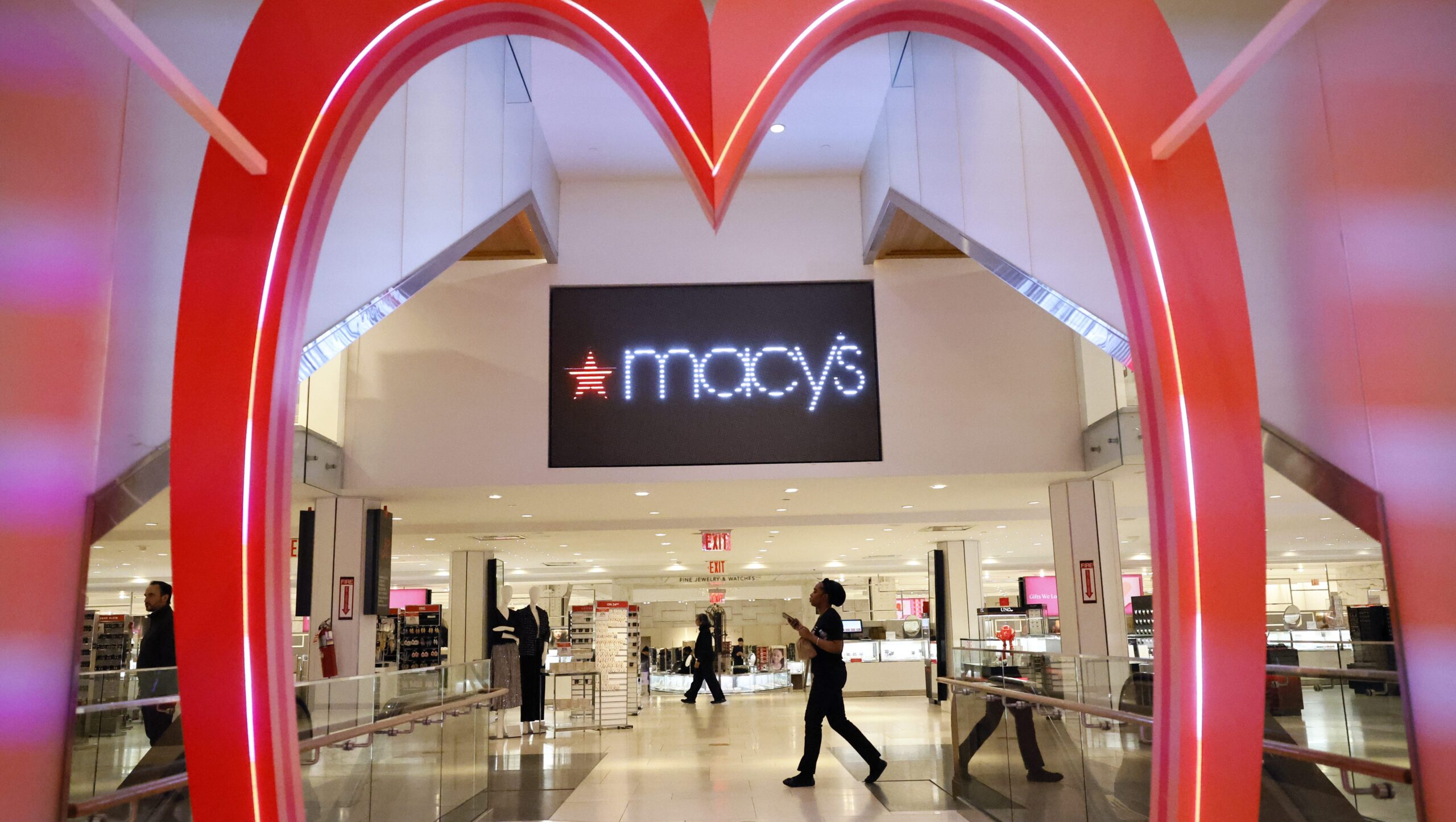 macy’s-employee-million-dollar-expenses:-inside-the-financial-scandal