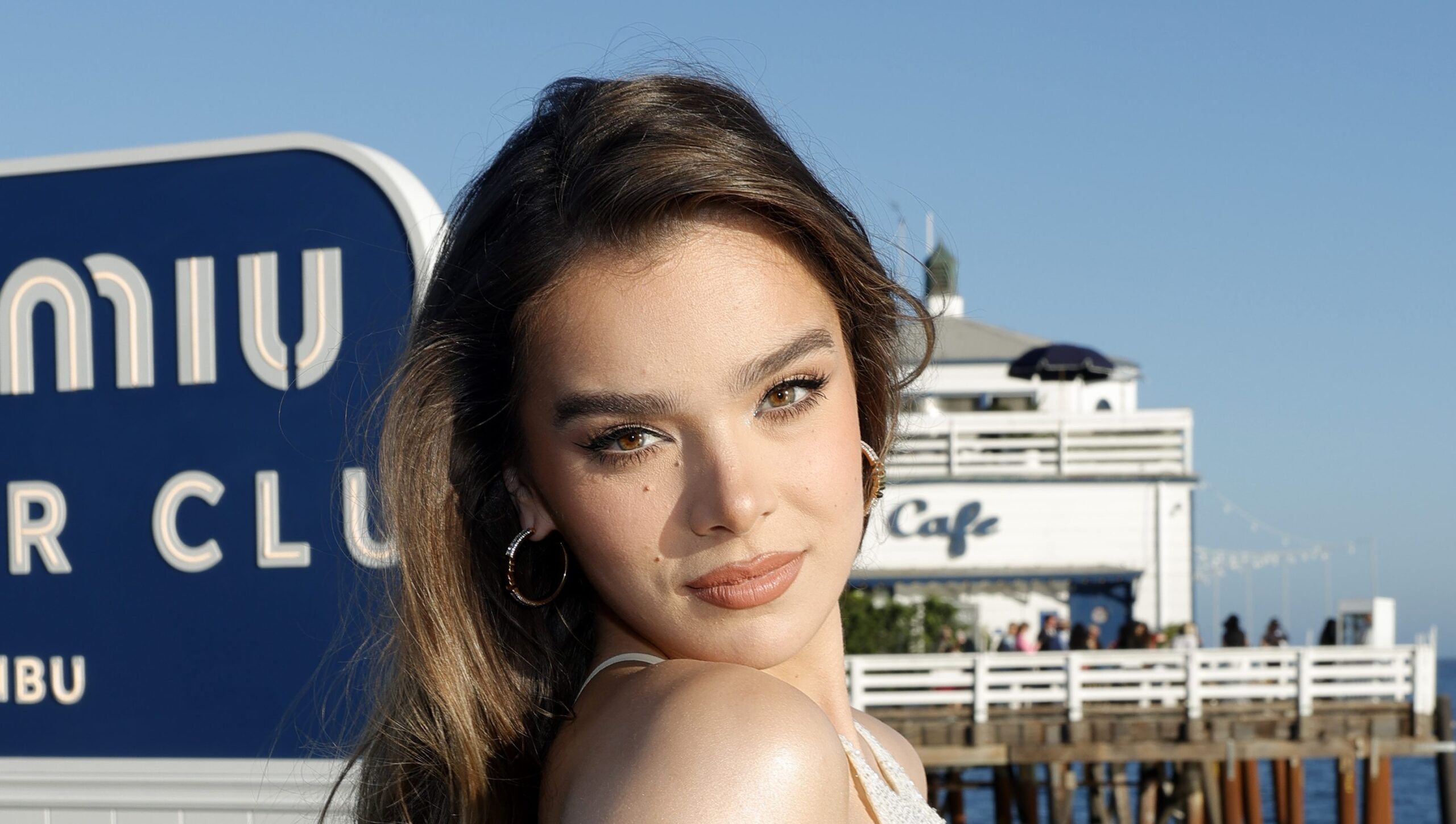 hailee-steinfeld’s-net-worth:-how-much-money-the-actress-makes-in-2024