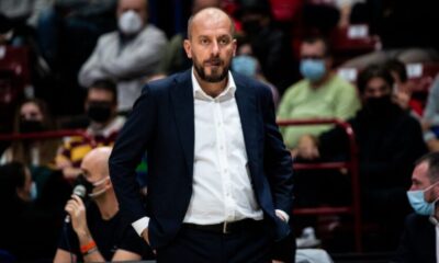 demis-cavina-asks-way-to-varese