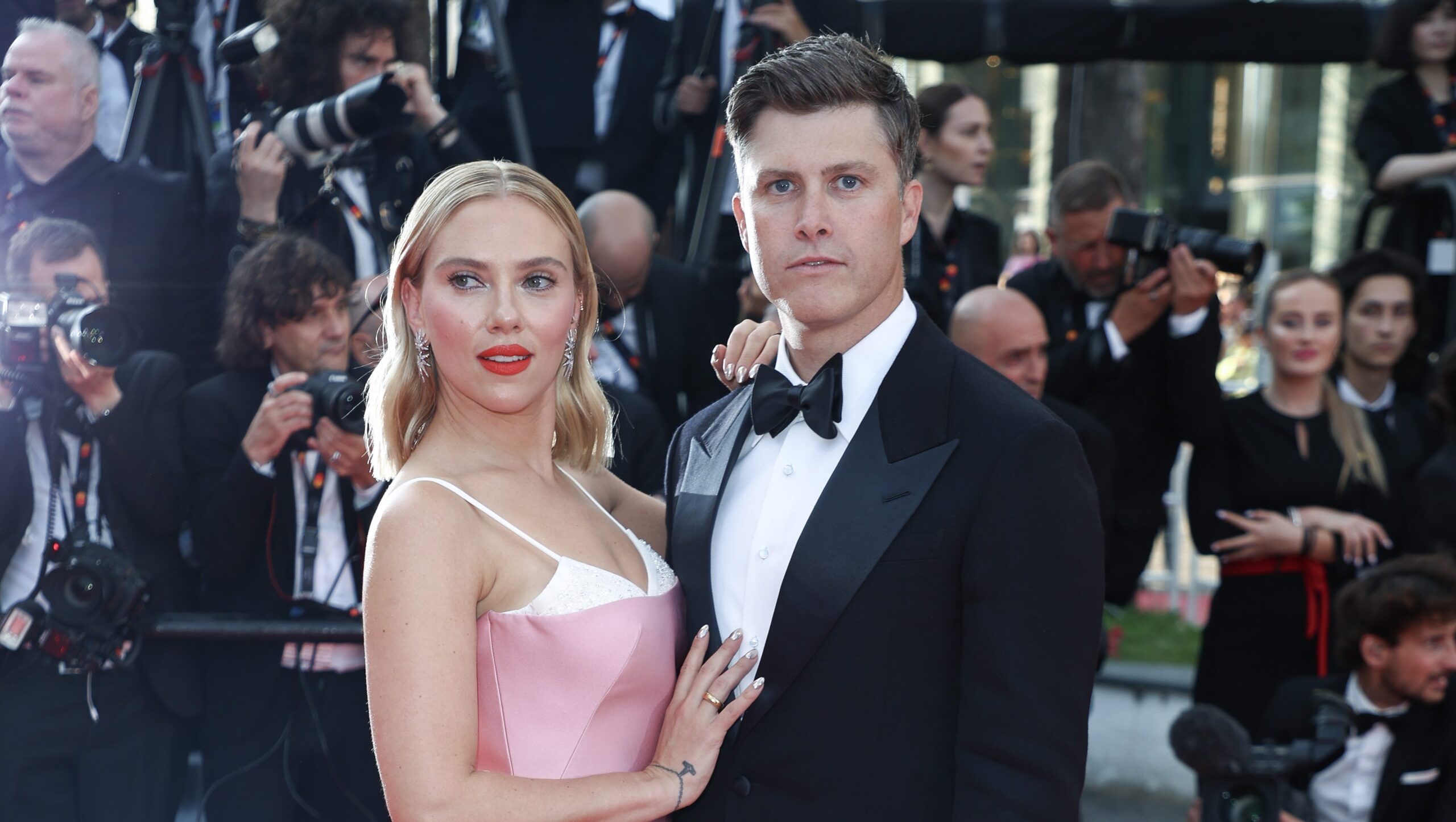 scarlett-johansson’s-ex-husbands-&-boyfriends:-her-past-relationships