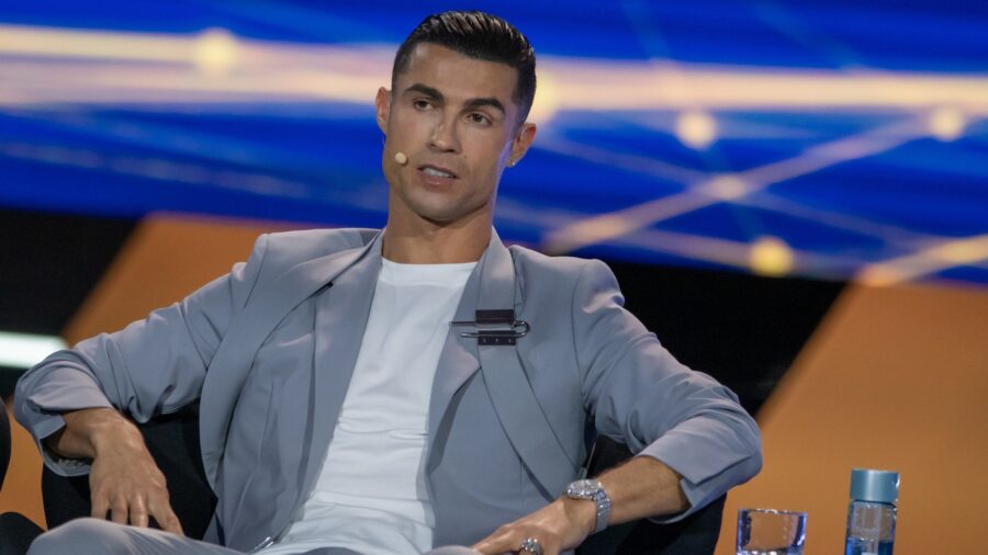 globe-soccer-awards,-two-awards-for-a-controversial-cristiano-ronaldo