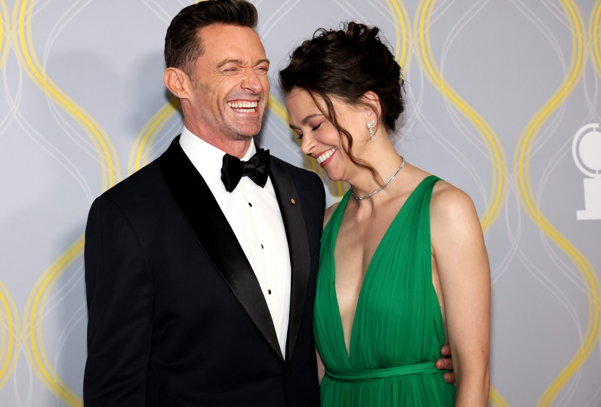 sutton-foster:-5-things-to-know-about-hugh-jackman’s-girlfriend