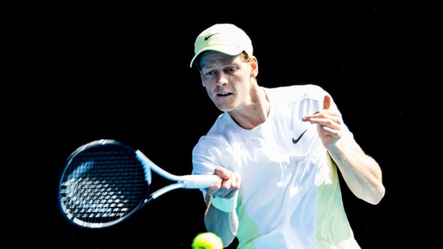 jannik-sinner,-tiring-but-winning-debut-at-australian-open